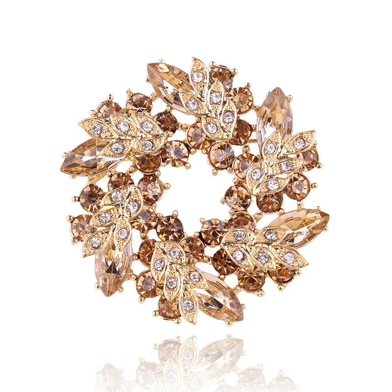 Wren Christmas Wreath Brooch