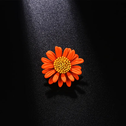 Dainty Daisy Brooch