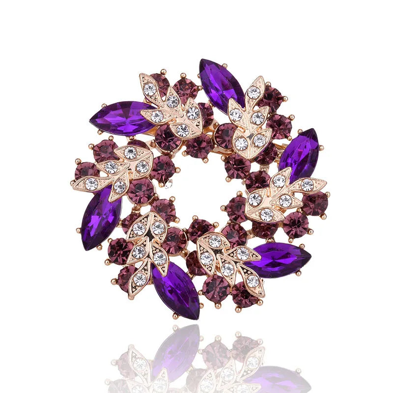 Wren Christmas Wreath Brooch