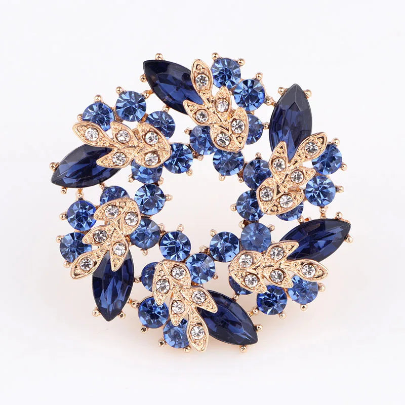 Wren Christmas Wreath Brooch